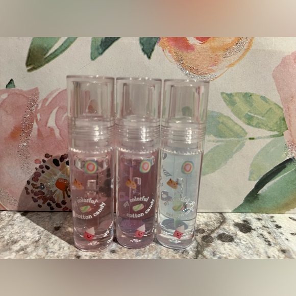 3 lips oil 💝 - Picture 1 of 3